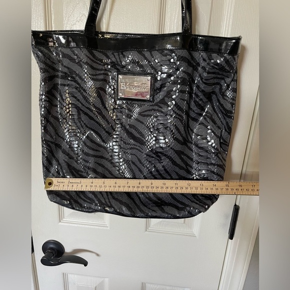 Betsyville Large Black and Silver Soft Tote and Matching Coin Purse - Picture 8 of 9